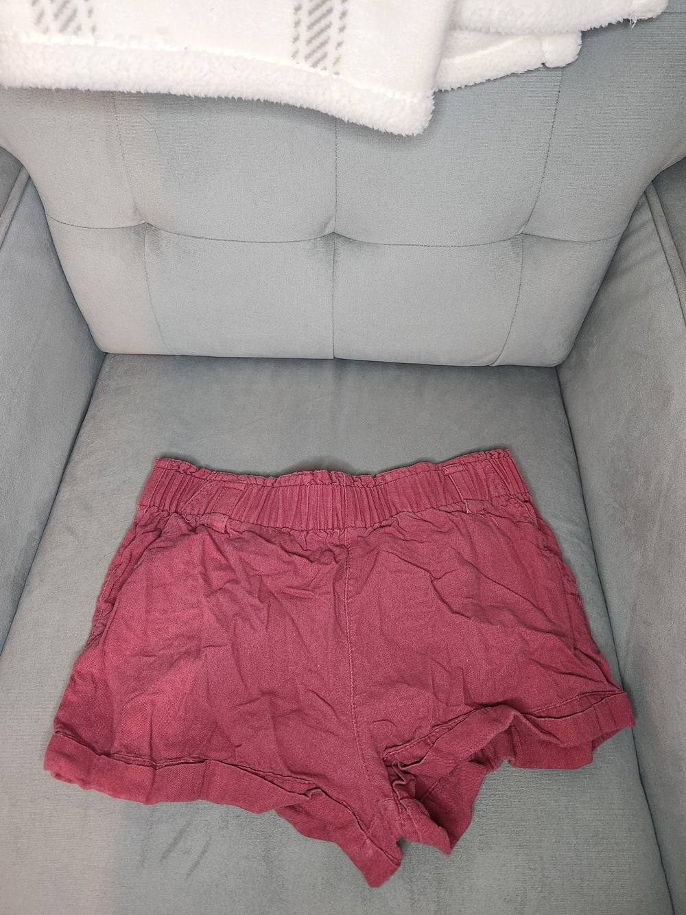 iris High-Waist Casual Shorts in Wine